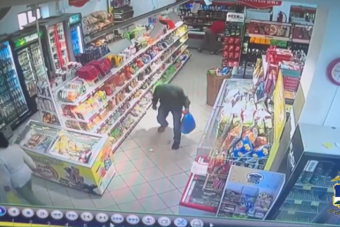 В Бурятии пенсионер подобрал 10 тыс. рублей в магазине и попал под уголовку