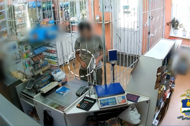 В Улан-Удэ задержали мужчину, потратившего деньги с карты нового знакомого