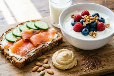 Яйца больше не король завтрака. Эти 10 продуктов лежат в каждом холодильнике, а белка в них больше, чем вы думали