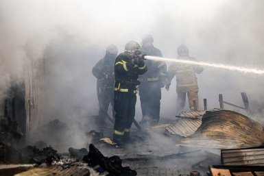 Самолет рухнул в селе Амурской области — очевидцы сообщают о пожаре