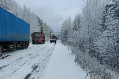 Трассу Братск - Усть-Илимск закрыли для фур и автобусов из-за снега Госавтоинспекция Иркутской области
