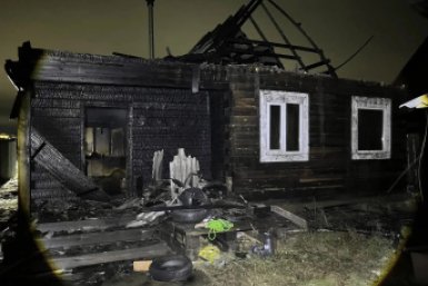 В Бурятии женщина погибла при пожаре, дети выжили