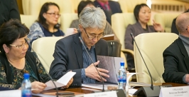 Уникальное издание о 36 храмах представило в министерство культуры Бурятии  Анна Огородник, UlanMedia
