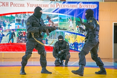 &quotСтрельбу&quot устроили сотрудники спецотряда в честь Дня работников наркоконтроля в Улан-Удэ Анна Огородник, UlanMedia