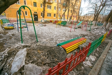 Жильцы на округе Сергея Супони жалуются на грязные дворы и подъезды в Улан-Удэ Анна Огородник ИА UlanMedia