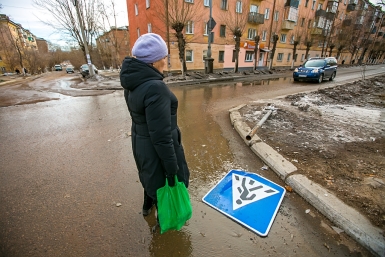 Жильцы на округе Сергея Супони жалуются на грязные дворы и подъезды в Улан-Удэ Анна Огородник ИА UlanMedia
