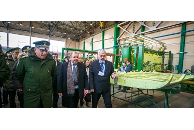 Заместитель министра обороны Российской Федерации Юрий Борисов на авиационном заводе  Анна Огородник, UlanMedia