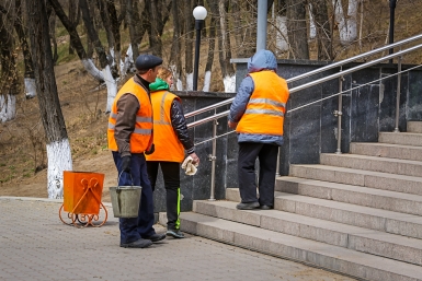 Молодежь Улан-Удэ провела экологическую акцию "Сберечь для потомков" на Мемориале Победы Анна Огородник, UlanMedia