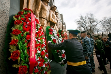 Митинг в честь Дня Победы провели в Улан-Удэ у отреставрированного мемориала Анна Огородник, UlanMedia