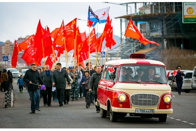 Митинг в честь Дня Победы провели в Улан-Удэ у отреставрированного мемориала Анна Огородник, UlanMedia