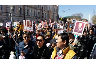 &quotБессмертный полк&quot 9 мая 2015 года в Улан-Удэ Татьяна Баженова, UlanMedia