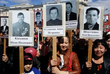 &quotБессмертный полк&quot 9 мая 2015 года в Улан-Удэ: семья Шматченко, Касьянов Иван Иванович и Судакова Анна Петровна Татьяна Баженова, UlanMedia