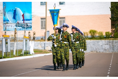 Парадным маршем прошли по плацу в Сосновом Бору Улан-Удэ юные участники игры "Победа" Анна Огородник, UlanMedia