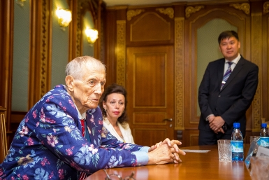 Евтушенко в Бурятии Анна Огородник, UlanMedia