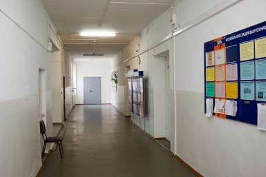 Сотрудники надзорных ведомств в Бурятии проверили готовность школ к новому учебному году Анна Огородник, UlanMedia 