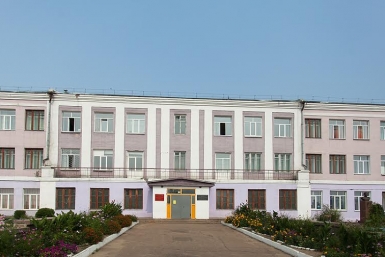Сотрудники надзорных ведомств в Бурятии проверили готовность школ к новому учебному году Анна Огородник, UlanMedia 