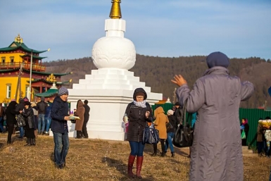 Молебен Жинсриг-Огненное подношение провели в поселке Верхняя-Березовка в Улан-Удэ Анна Огородник, UlanMedia 