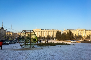 Установка елки Анна Огородник, ИА UlanMedia