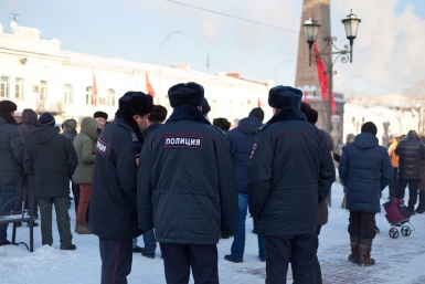 За происходящим наблюдали сотрудники полиции Александра Данилова, UlanMedia
