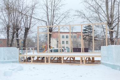 Будущая сцена ледового городка в Железнодорожном районе Александра Данилова, UlanMedia