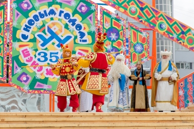 Два Царя обезьян из АВРМ КНР исполняют поздравительный танец  Александра Данилова, UlanMedia