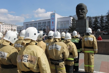 Пожарные на мероприятии в рабочей амуниции Василий Тараруев, UlanMedia