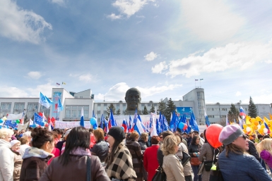 На площади Советов прошел митинг, посвященный празднику весны и труда Александра Данилова, UlanMedia