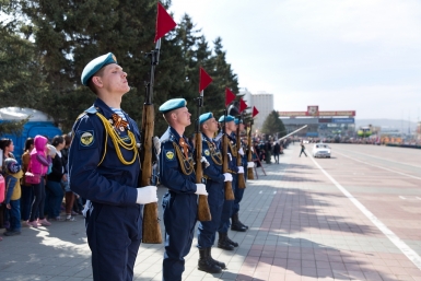 В праздничный день установилась солнечная и теплая погода Александра Данилова, UlanMedia