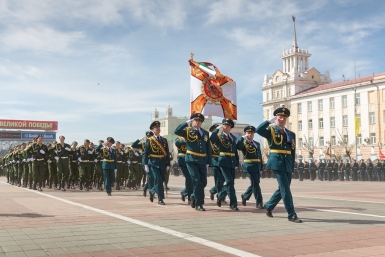Во время парада поднялся порывистый ветер с пылью Александра Данилова, UlanMedia