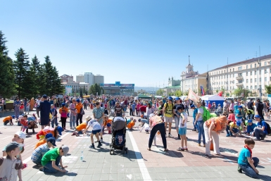 Площадь Советов в День защиты детей Александра Данилова, UlanMedia