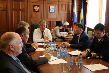 Встреча депутатов НХ с В.Молоковым Пресс-служба Народного Хурала РБ