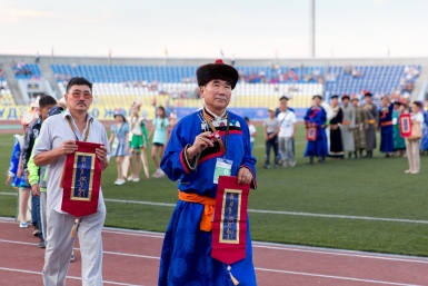 Парад победителей спортивных соревнований и творческих конкурсов фестиваля Алтаргана-2016 Александра Данилова, UlanMedia