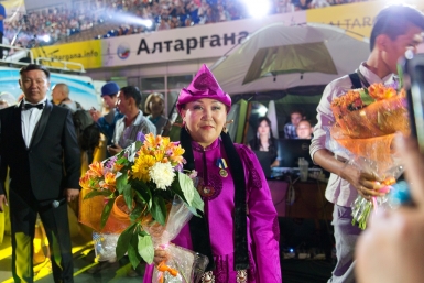Обладательница юбилейной награды Республики Бурятия Александра Данилова, UlanMedia
