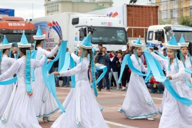 В Улан-Удэ завершился грузовой автопробег Китай-Монголия-Россия Александра Данилова, UlanMedia