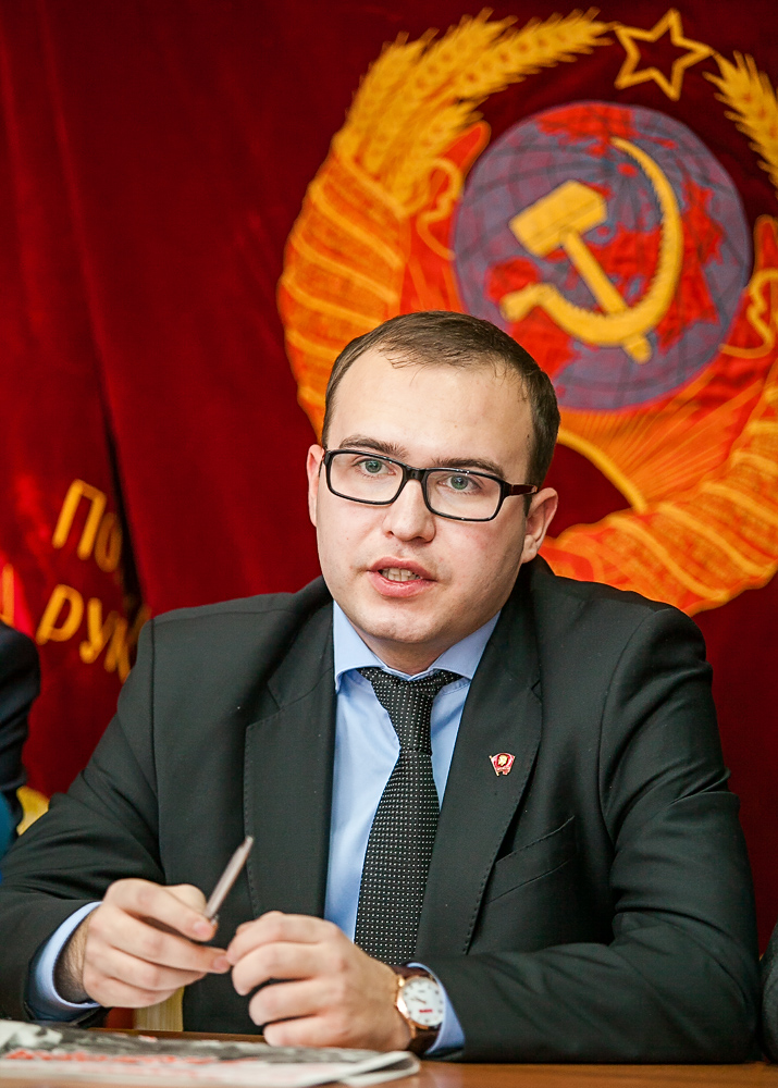 Первый секретарь ЛКСМ Анатолий Долгачев дал пресс-конференцию в Бурятии, Фото с места события собственное