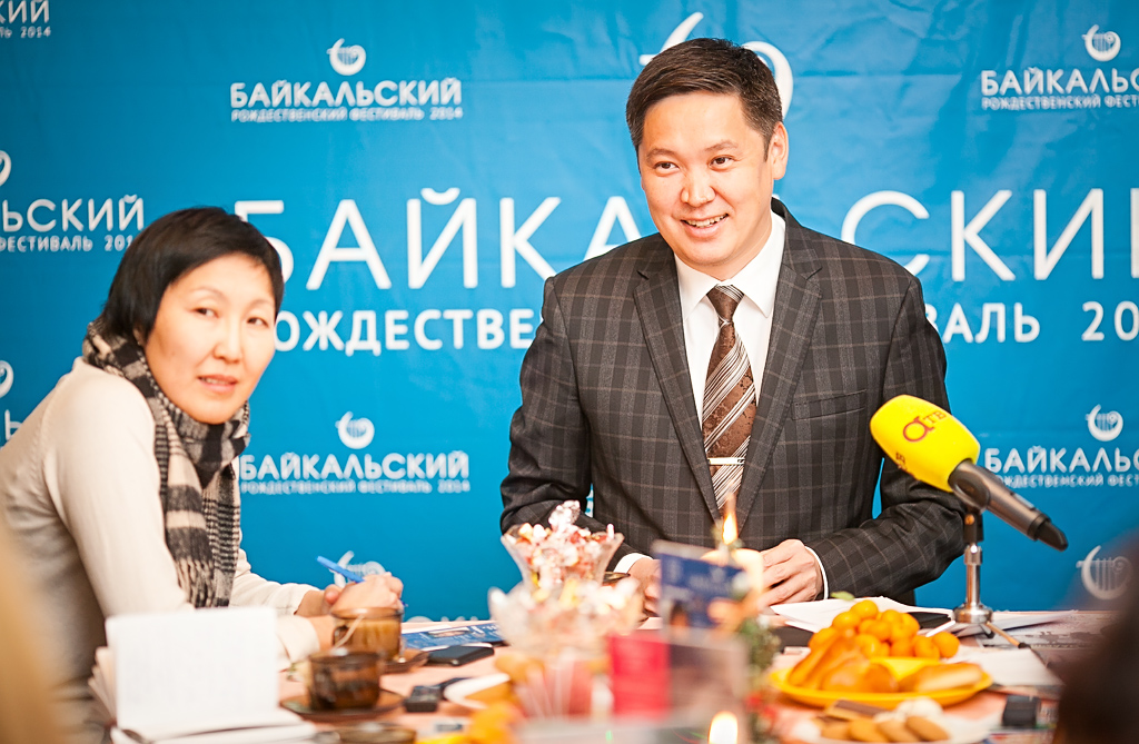 Министр культуры и корр. ИА UlanMedia, Фото с места события собственное