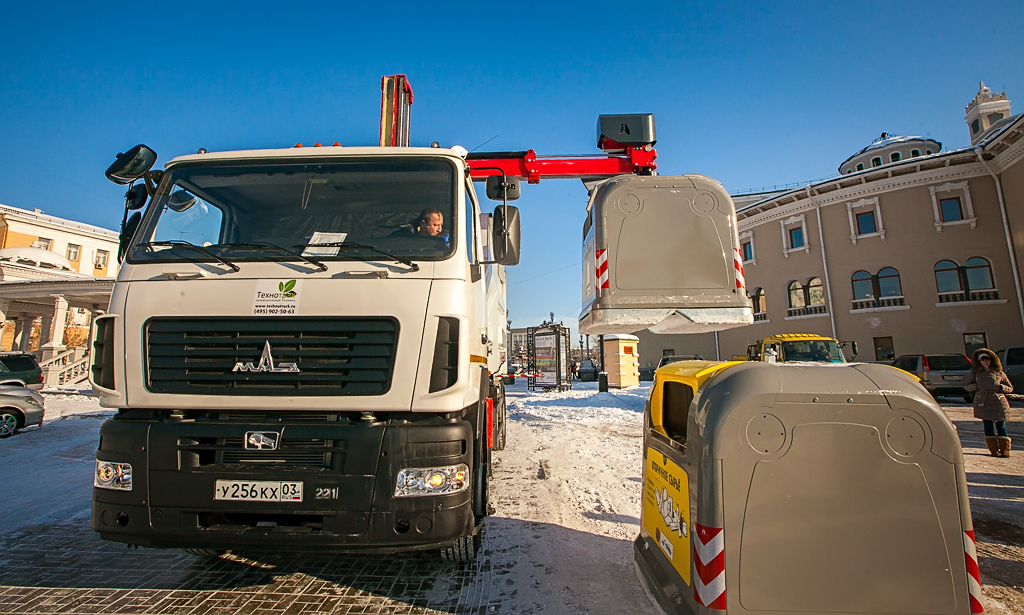 Два мусоровоза за день могут вывезти две трети мусора, вырабатываемого городом ежедневно, Фото с места события собственное