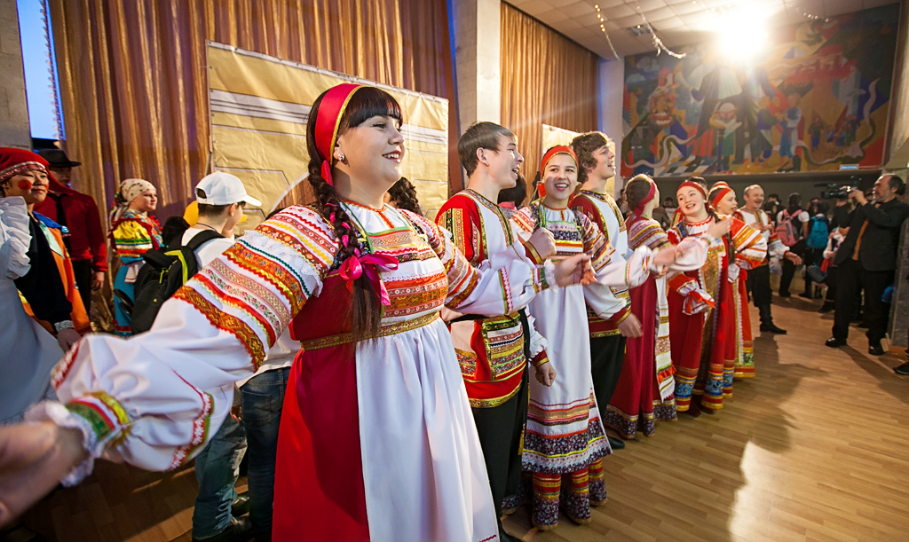 Театрализованное представление на открытии форума, Фото с места события собственное