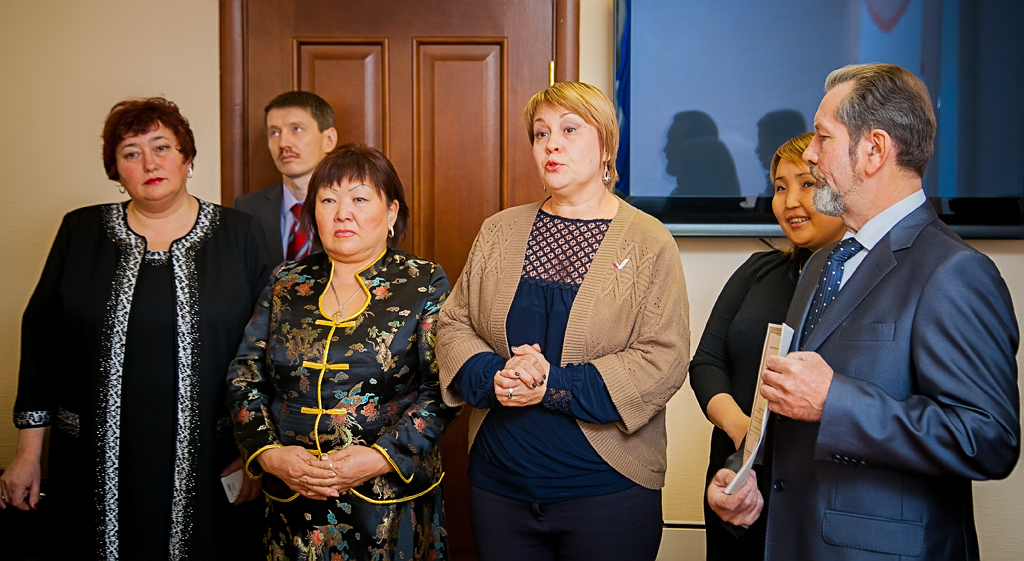 Местному отделению ОНФ вручили свидетельство о регистрации, Фото с места события собственное