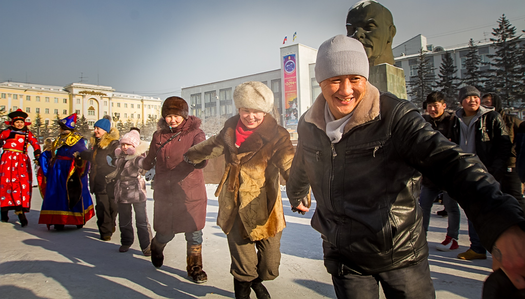 Веселый ехор и поздравления от сказочных героев , Фото с места события собственное