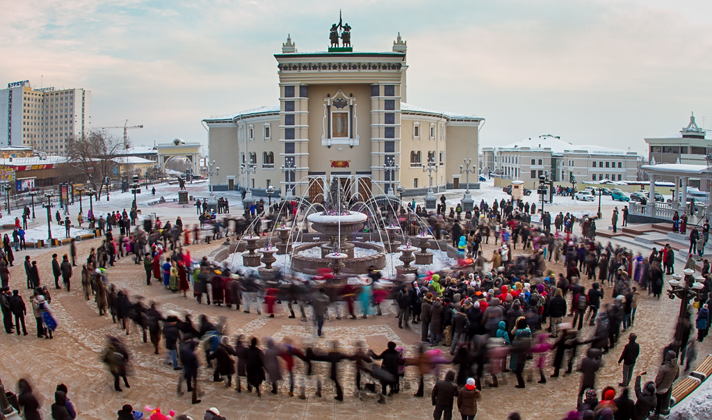Бурятия закружилась в ехоре, Фото с места события собственное