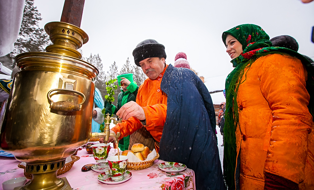 ... и без горячего чая из самовара, Фото с места события собственное