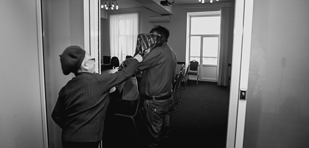 Заседание круглого стола не состоялось, Фото с места события собственное