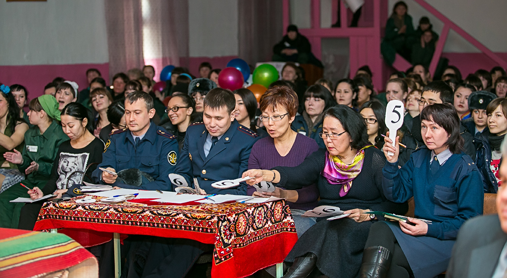 Конкурс красоты в ИК-7 , Фото с места события собственное