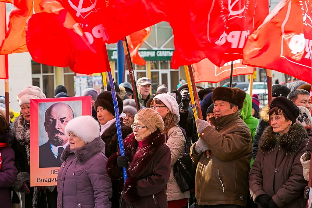 На площади Революции собралось около сотни митингующих, Фото с места события собственное