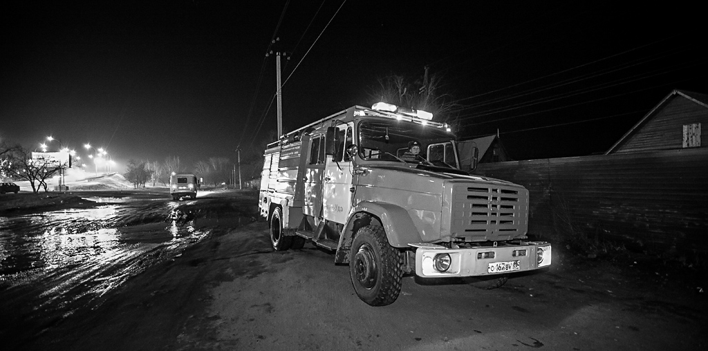 На место прибыли пожарные..., Фото с места события собственное