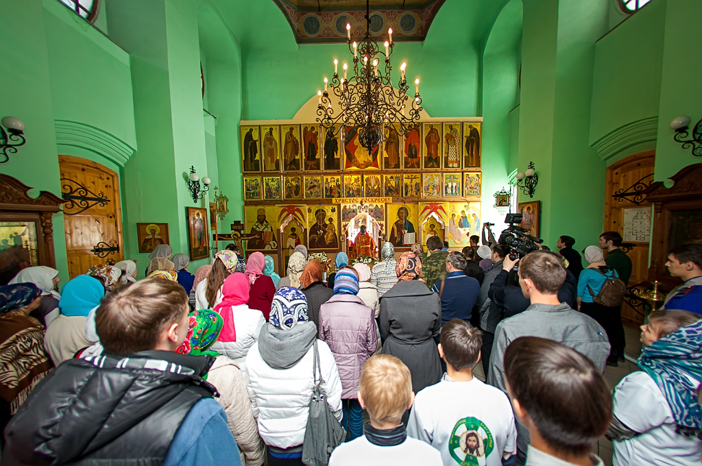 Молодежная Литургия, Фото с места события собственное