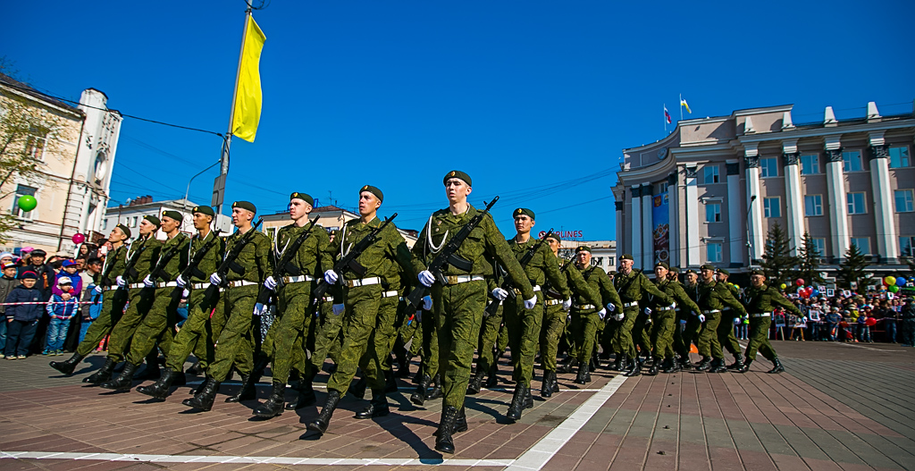 Парад Победы состоялся на площади Советов в Улан-Удэ, Фото с места события собственное