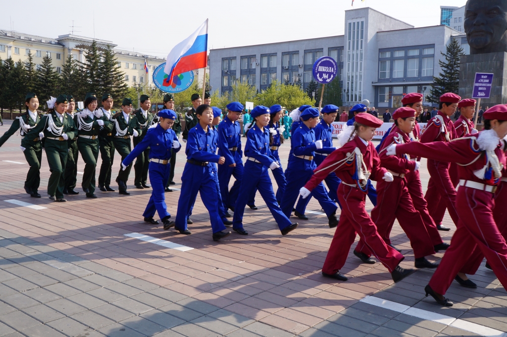 Школьники Улан-Удэ приняли участие военно-спортивной игре "Победа", Фото с места события собственное
