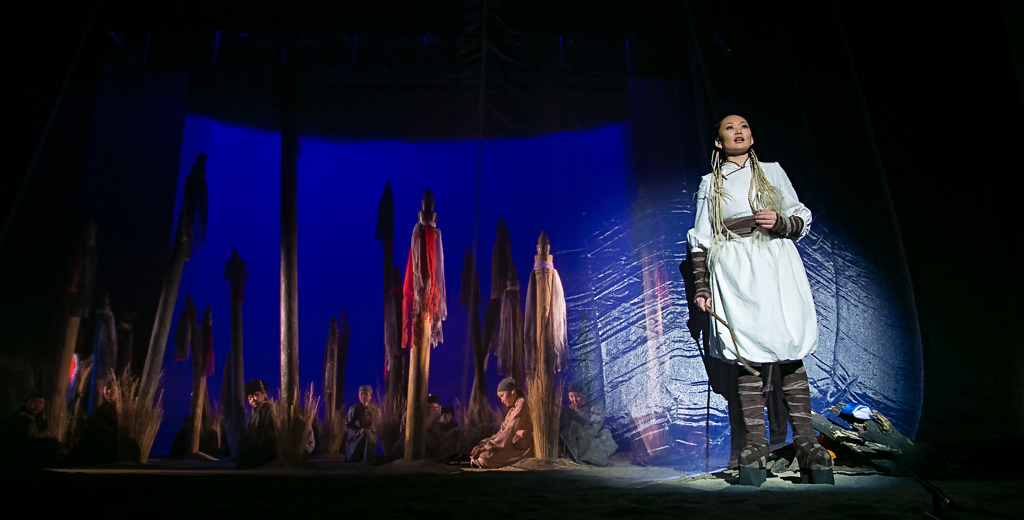 Спектакль "Манкурт" по отрывку из романа Айтматова представлен в Бурдраме в Улан-Удэ, Фото с места события собственное